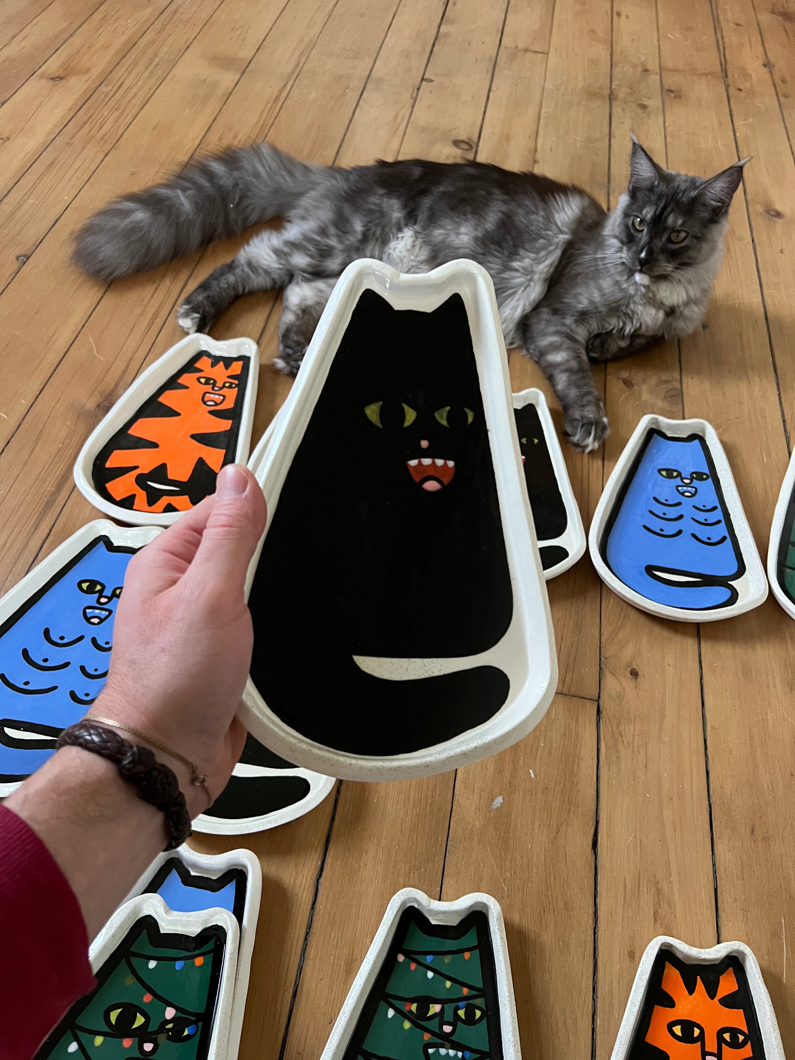 Black cat plate
