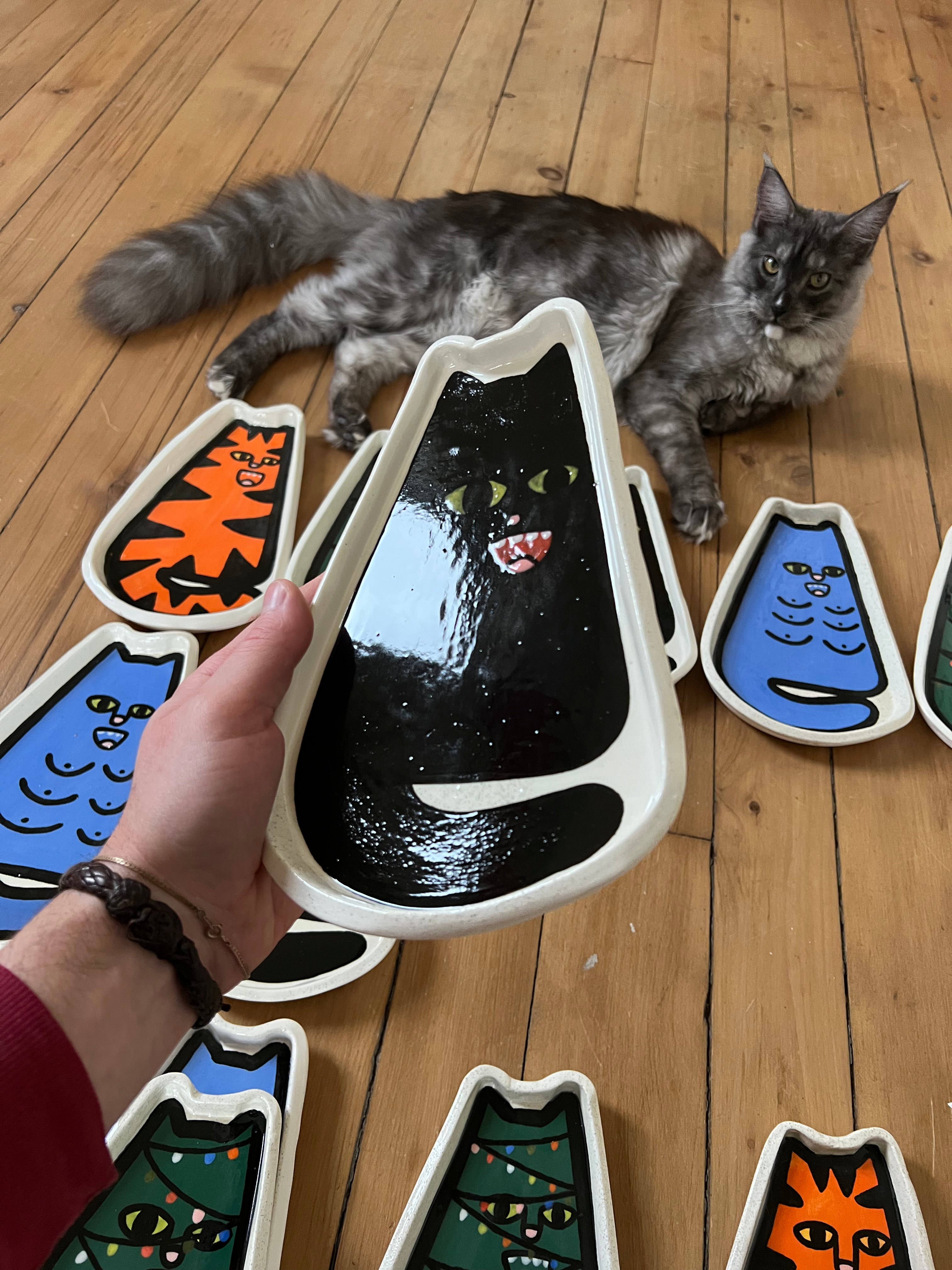 Black cat plate